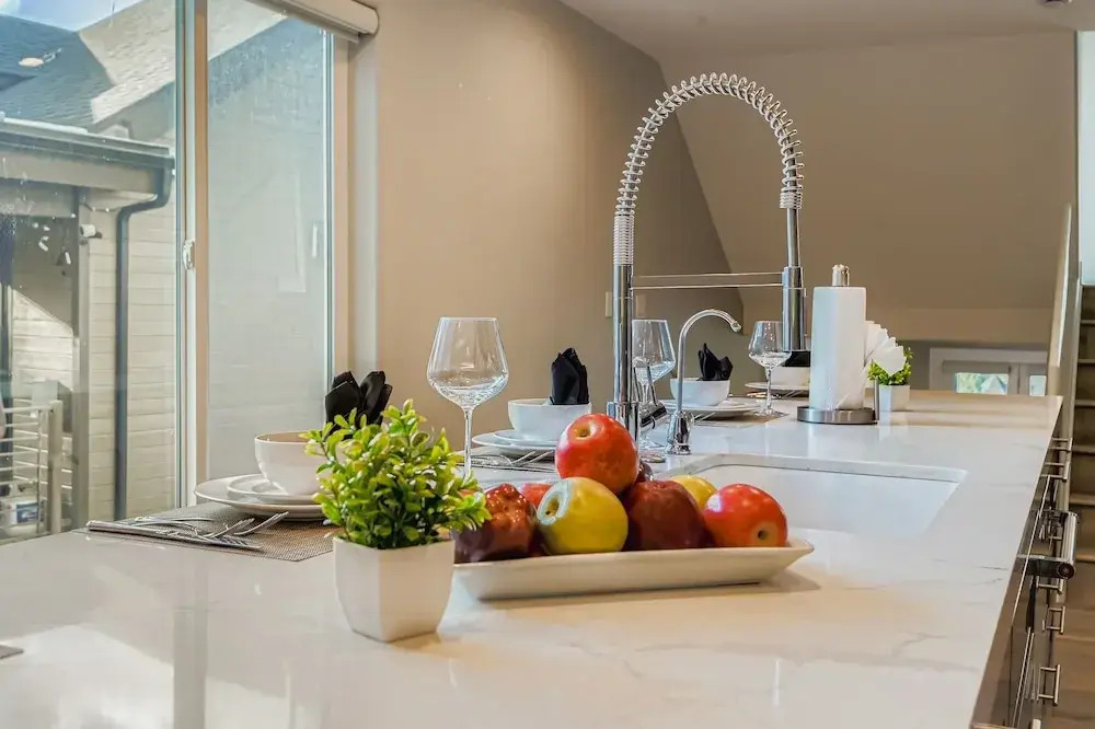 Mountain Luxury In Old Town Spa - Walk To Main 440 3 Bedroom Home