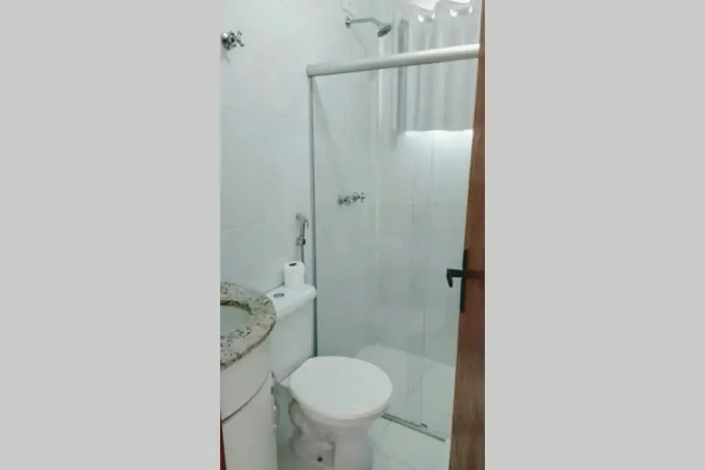 Apartamento no condomínio Mont Carmelo a 150 metros do mar