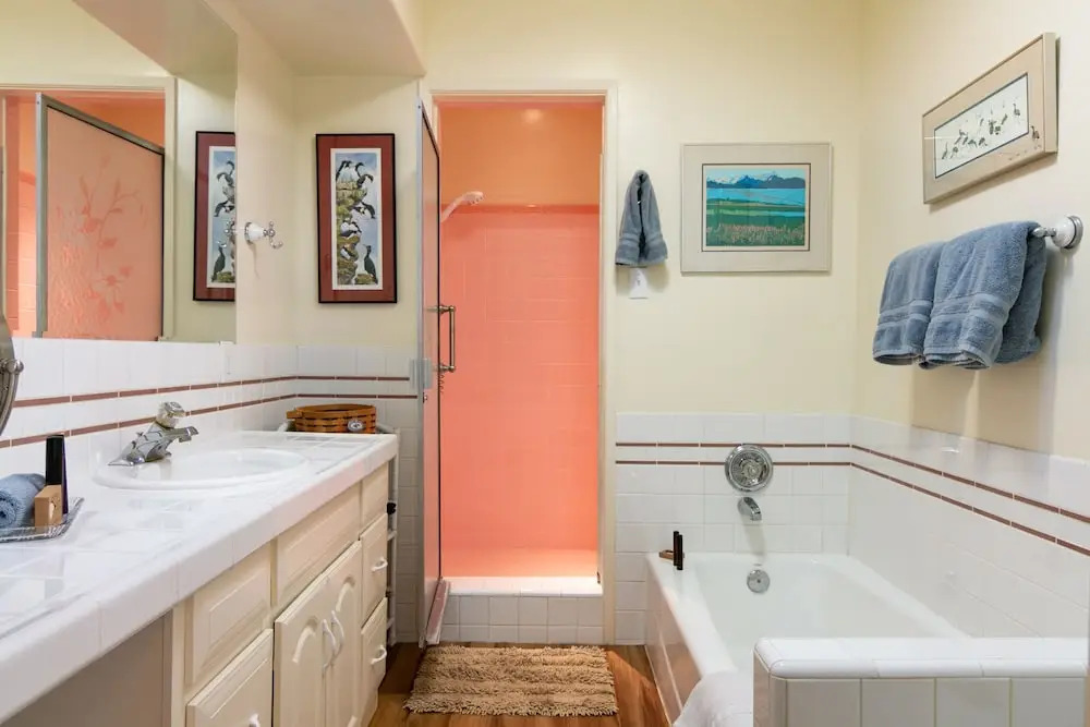 3772 Ventura - 1 Bedroom Duplex