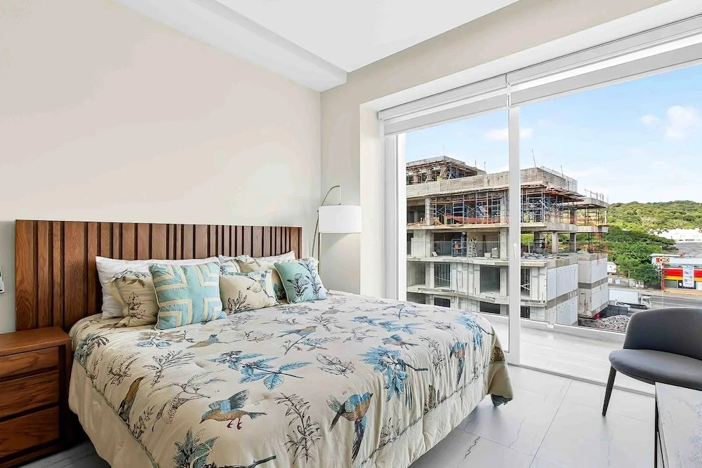 Relaxing Condo With Rooftop Pool, Oceanview Balcony & Walkable Beach Access