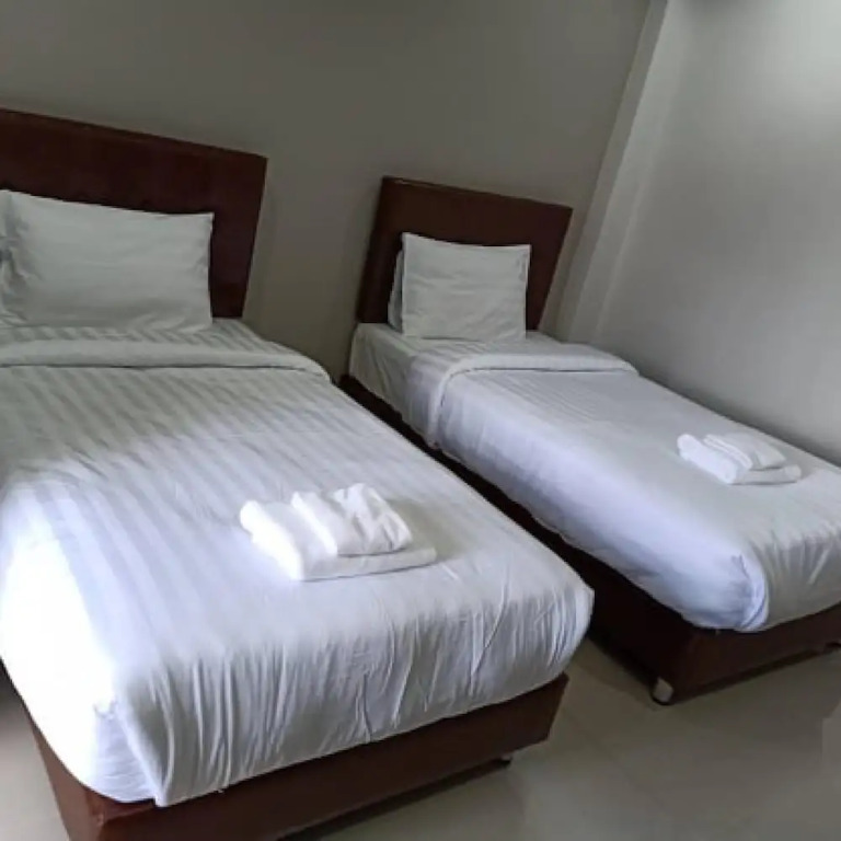V2 hotel