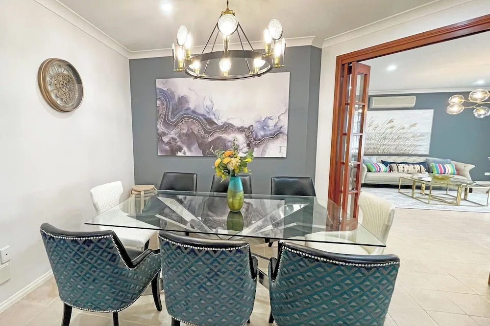 Hallam 5BRM Rental Entire House