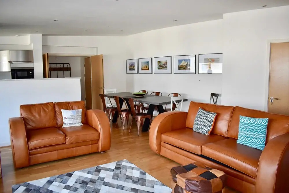 Beautiful Flat With Balcony Near Brighton Beach