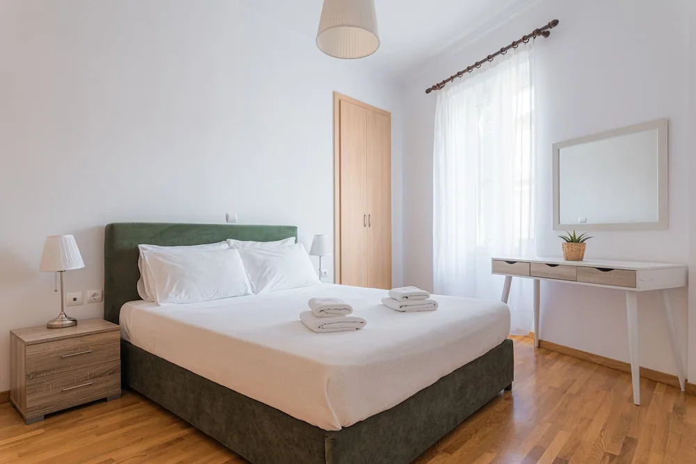 Villa Porto- Naftilos Residences