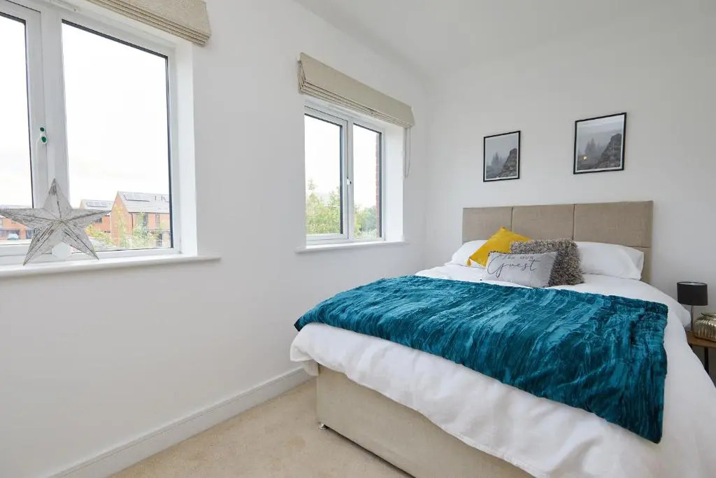 Royal Derby Hospital 2 Bed Town House