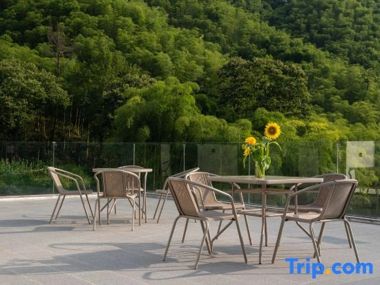Xijianli · Lanshan | INSWIM · Upstream Fishing Family Vacation Homestay (Anji Shenxi Drifting Store)
