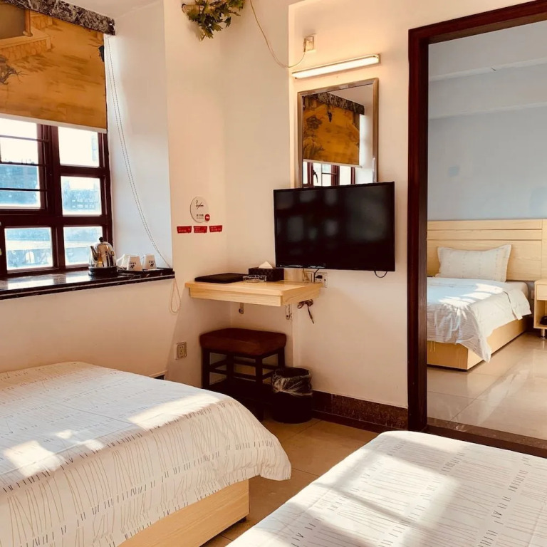Fengju Business Hotel