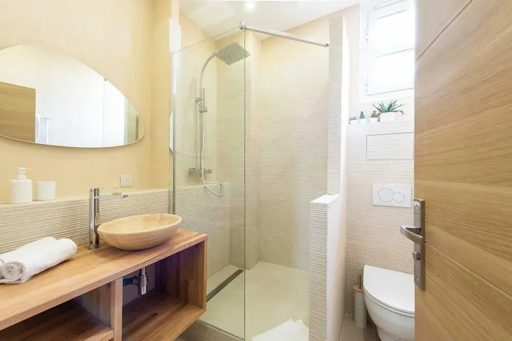 Modern Apartment -1bdr/4p - 300m From the Beach