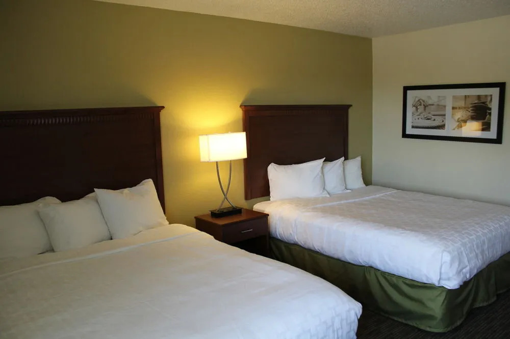Nichols Inn & Suites