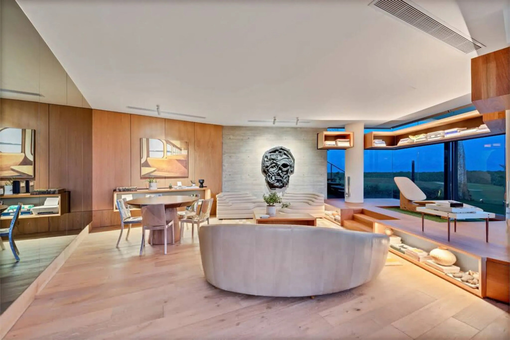 Modern 7BR Villa w Stunning Views of Golf Course