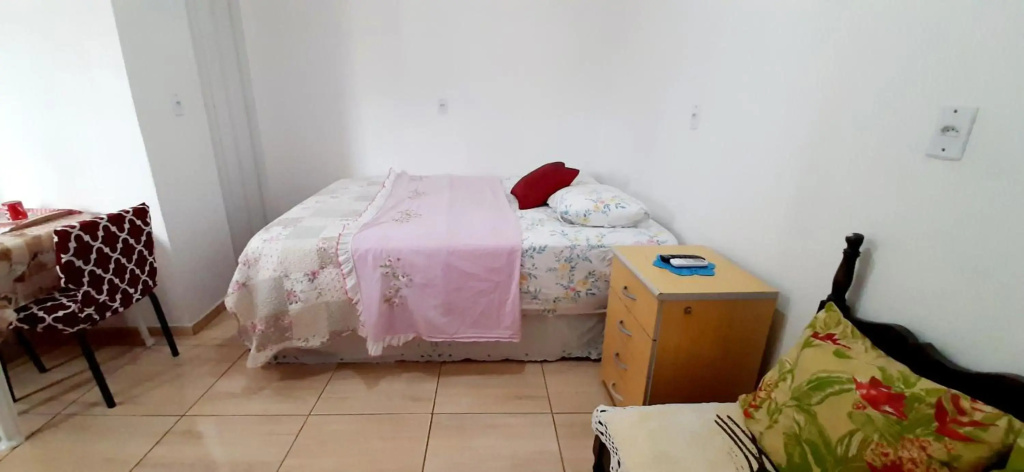 KITNET S2 em TORRES-RS - Na mais bela praia Gaúcha - Cozinha - Banheiro - Ar condicionado - TV smart 32 - Wi-Fi - Estacionamento - Anfitriã Superhost no BnB