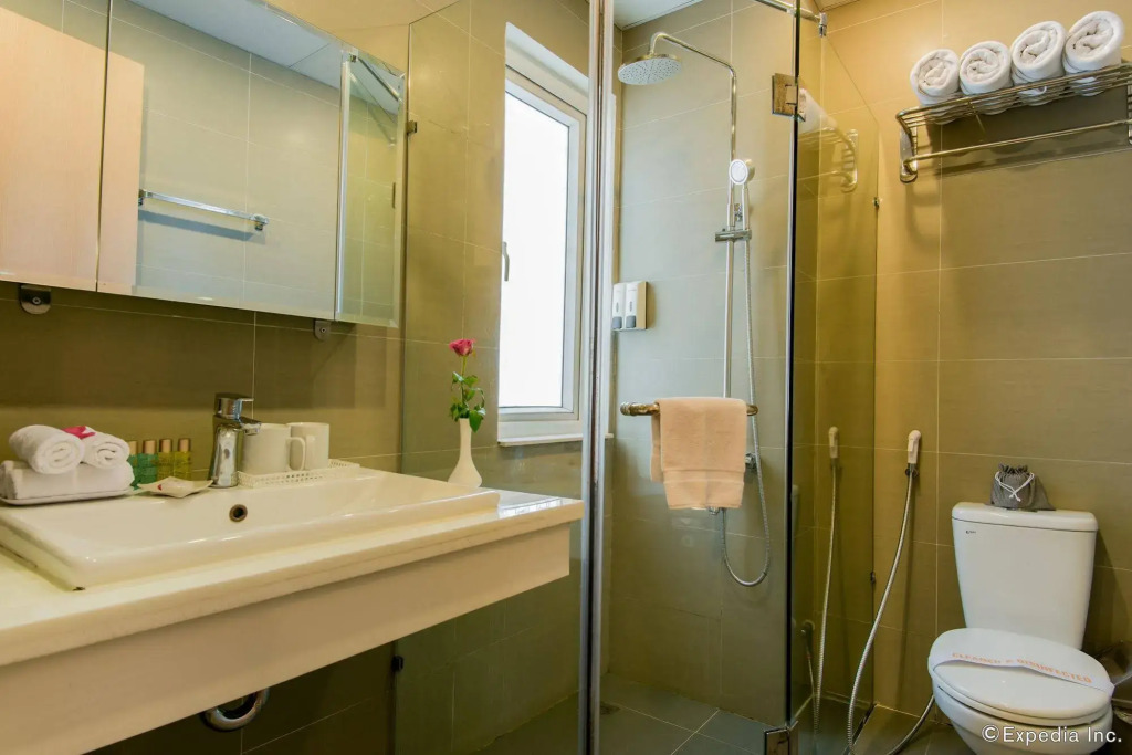 Golden Sunshine Villa Hotel and Travel