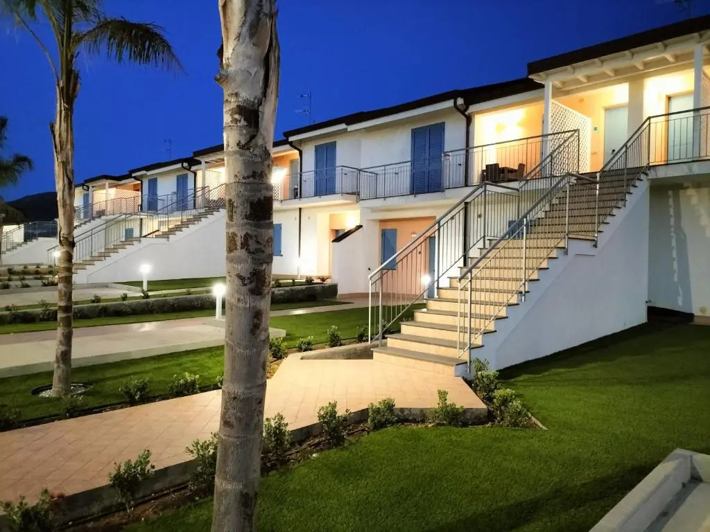 Icaro Apartments