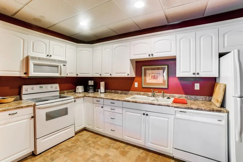 Downtown Yankton Suite: Walk to Restaurants!