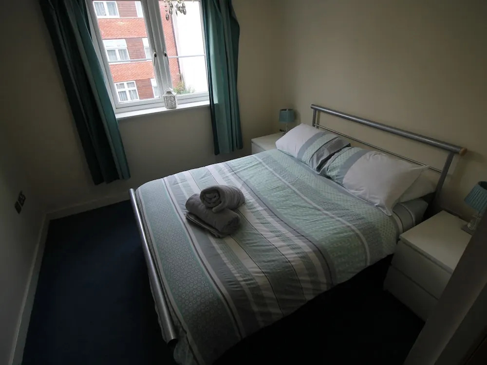 Central Apartment by Cardiff Holiday Homes