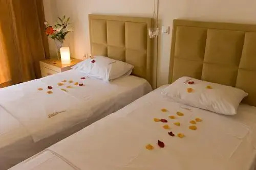 Paralio rooms