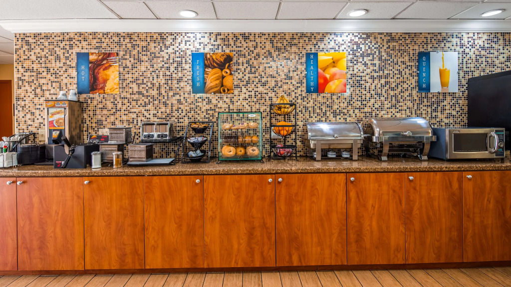 Best Western Plus Bradenton Hotel & Suites