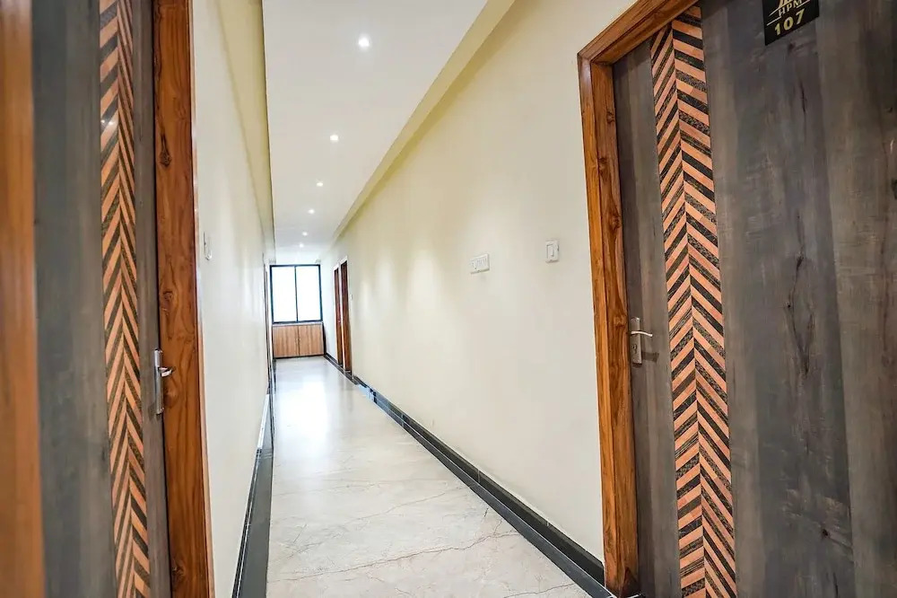 FabHotel Park Mahindra