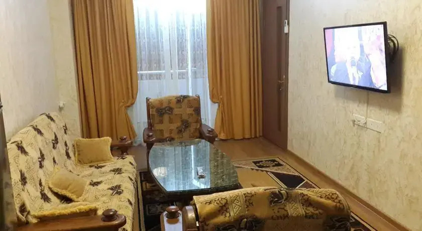 Nino Apartment on Pirosmani