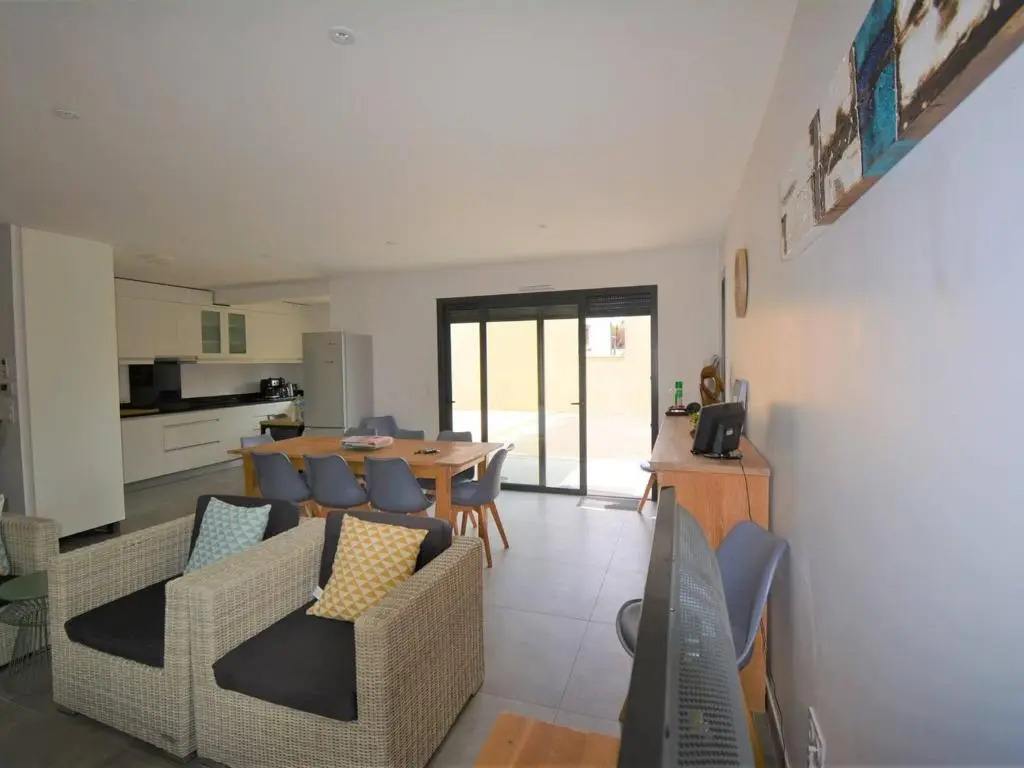 Maison Ruoms, 5 pièces, 8 personnes - FR-1-382-149