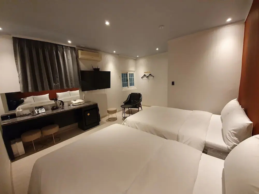 Hotel WO Yongsan Station
