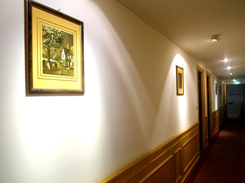 Famouse Hotel