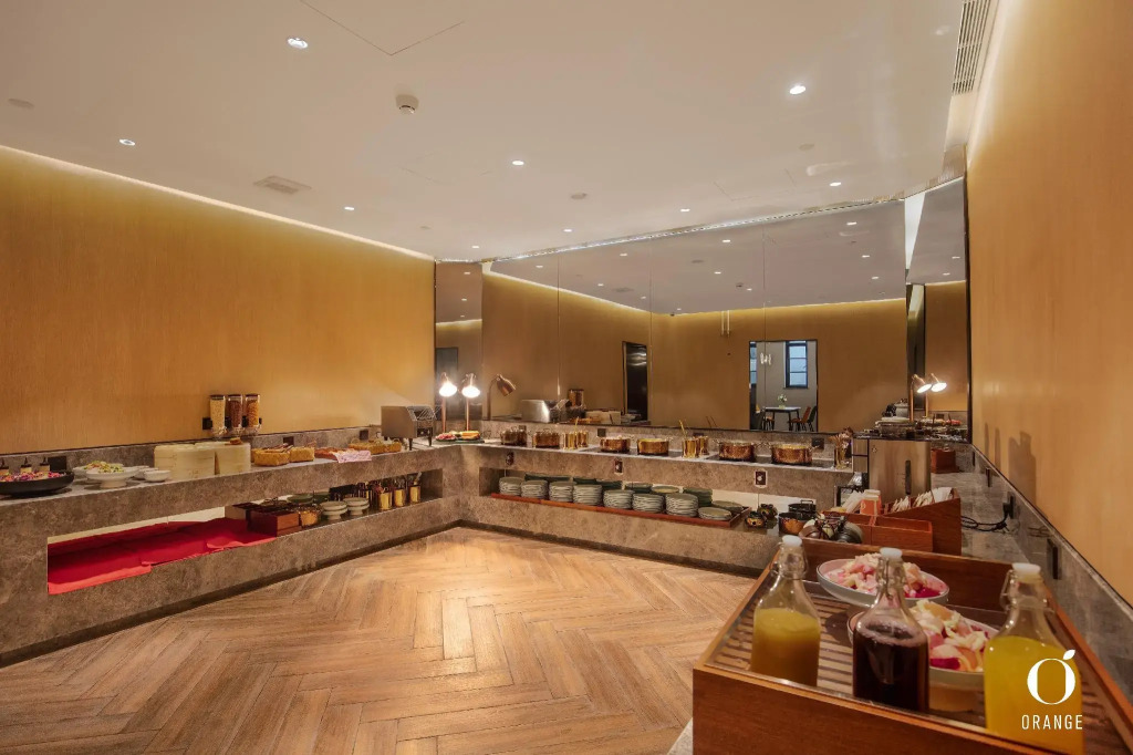 Orange Hotel Beijing Yansha Landmark River