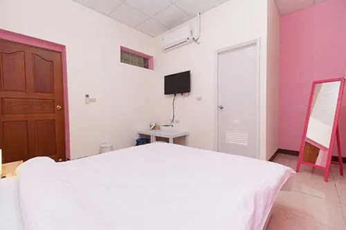 Little Bed and Breakfast II