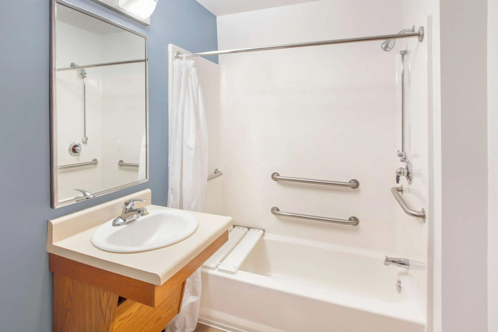 WoodSpring Suites Fayetteville I-49
