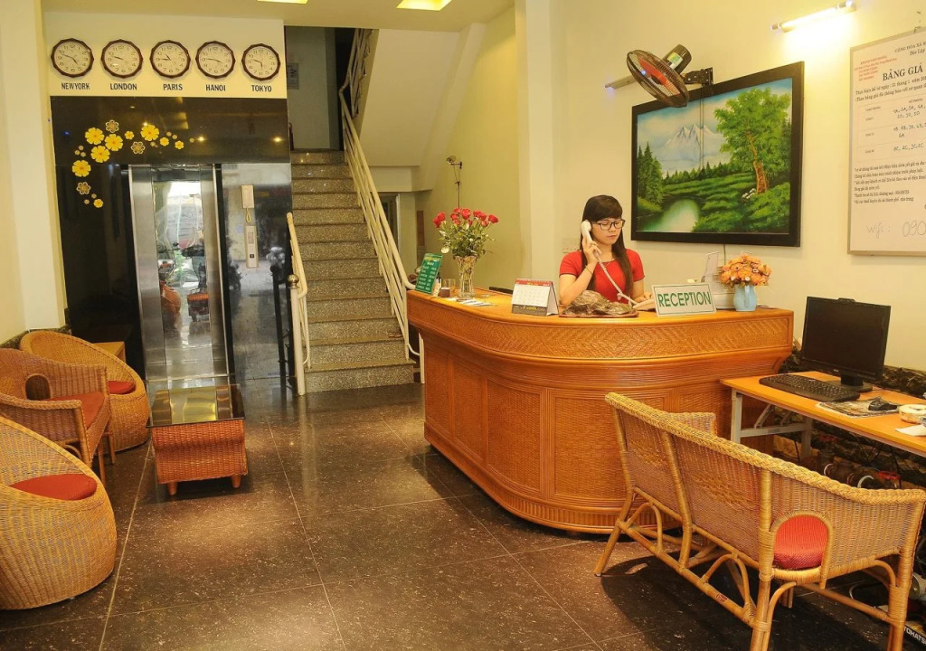 Queen Hotel 2