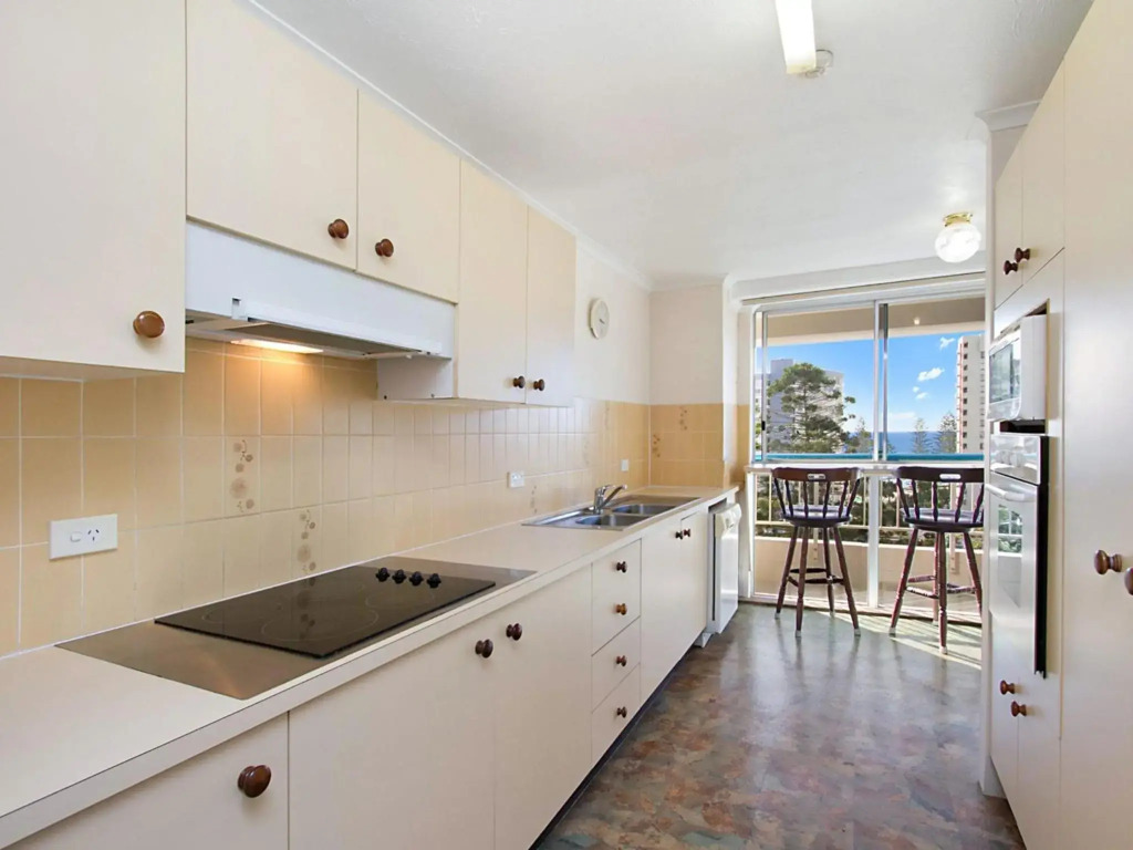 Border Terrace Unit 16 - Large apartment walk to beaches and clubs