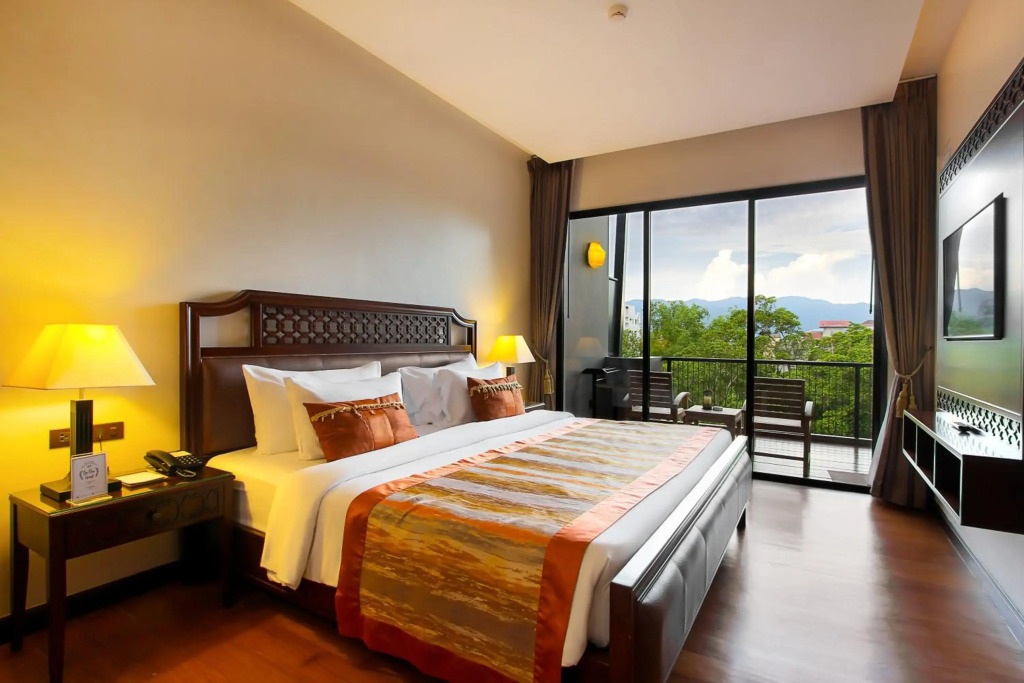 Rimnaam Klangchan Hotel - SHA Plus