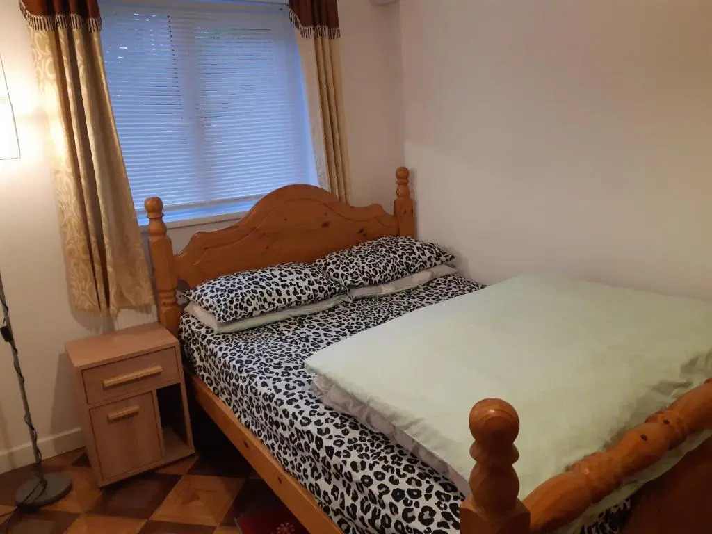 Comfortable double bedroom lovely bungalow