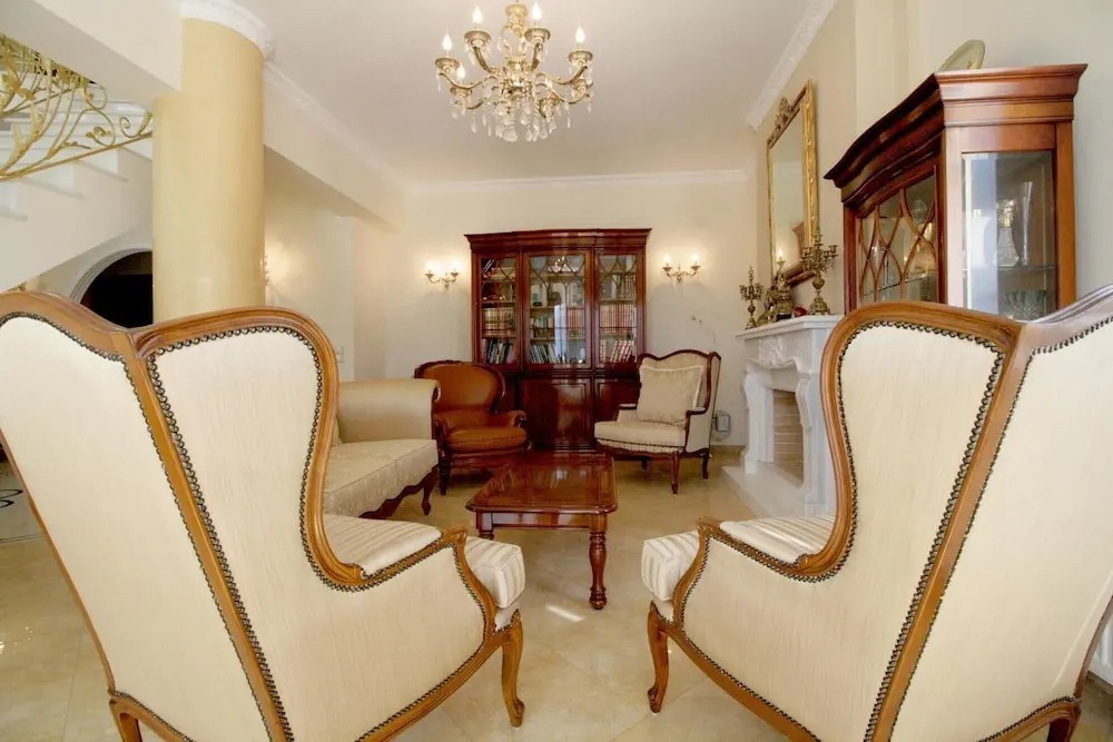 Luxurious Villa Anthi