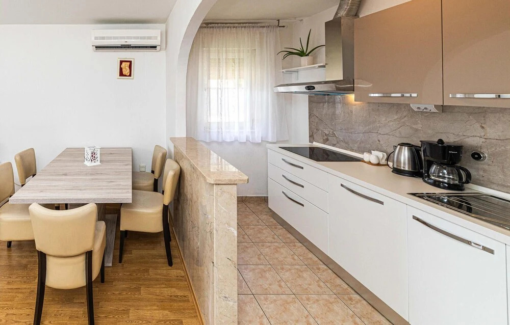 Stunning Apartment in Solin With Wifi and 2 Bedrooms