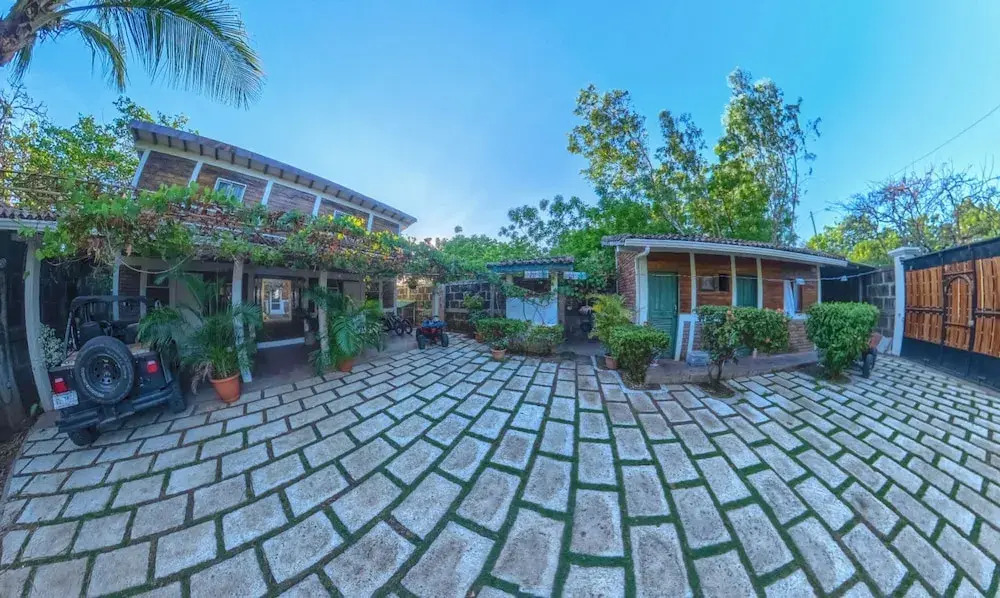 Romantic Beachfront Casita w Pool - AC - Sleeps 4