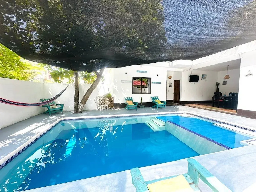 Residencia privada y con hermosa piscina