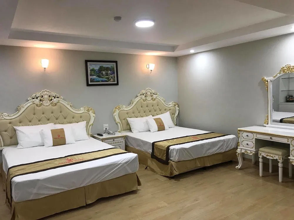Phoenix Hotel 2