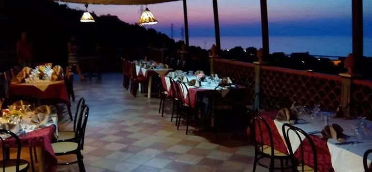 Red Hotel SantElia