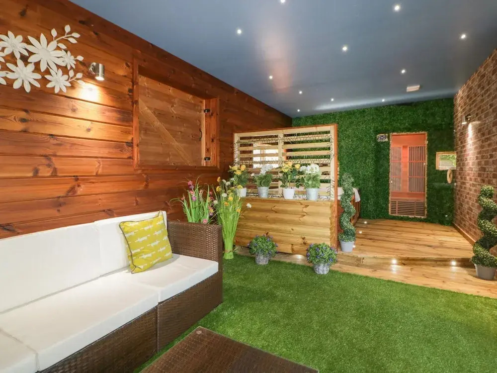 9 Meadow Retreat