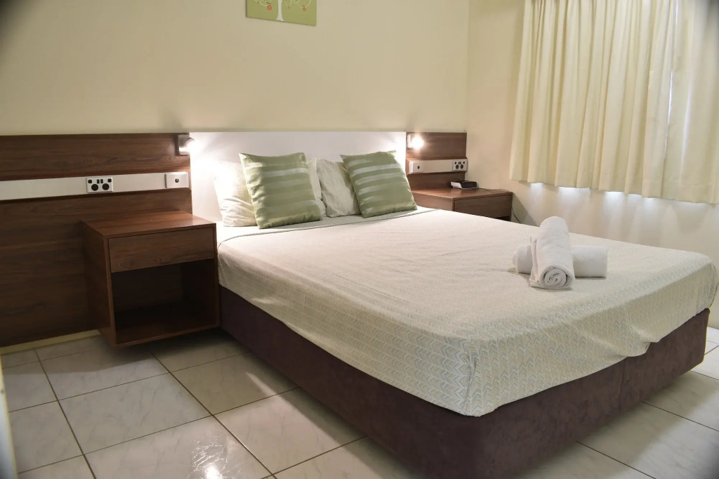 Tradewinds McLeod Holiday Apartments