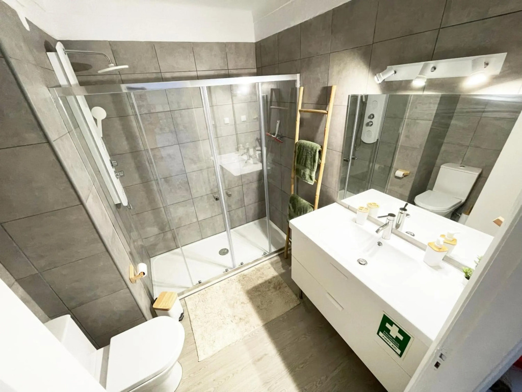 Panoramic Seaview - 2 Bedroom, Main Ave, Pool, Workspace