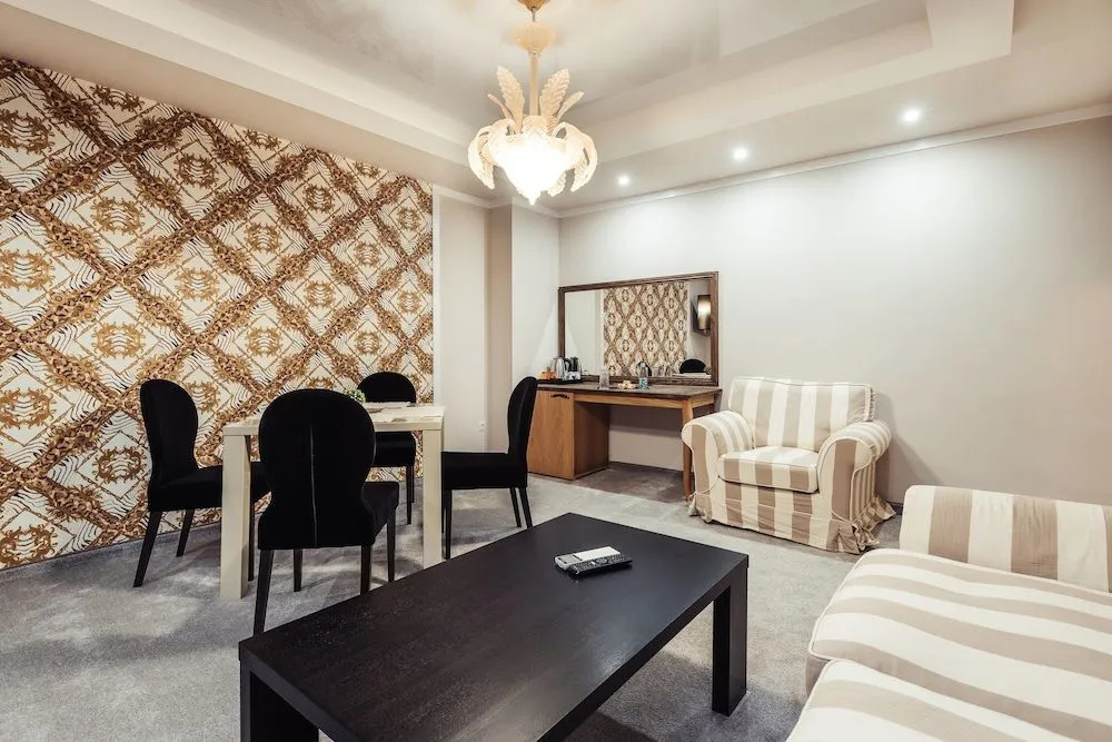 OPU Boutique Hotel