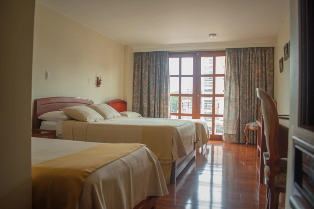 Hotel Dinastia Real