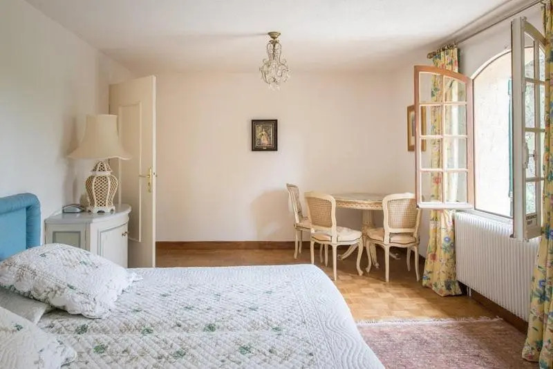 Villa with pool in Provence -Villa Romantique sleeps up to 12 4 in optional gite