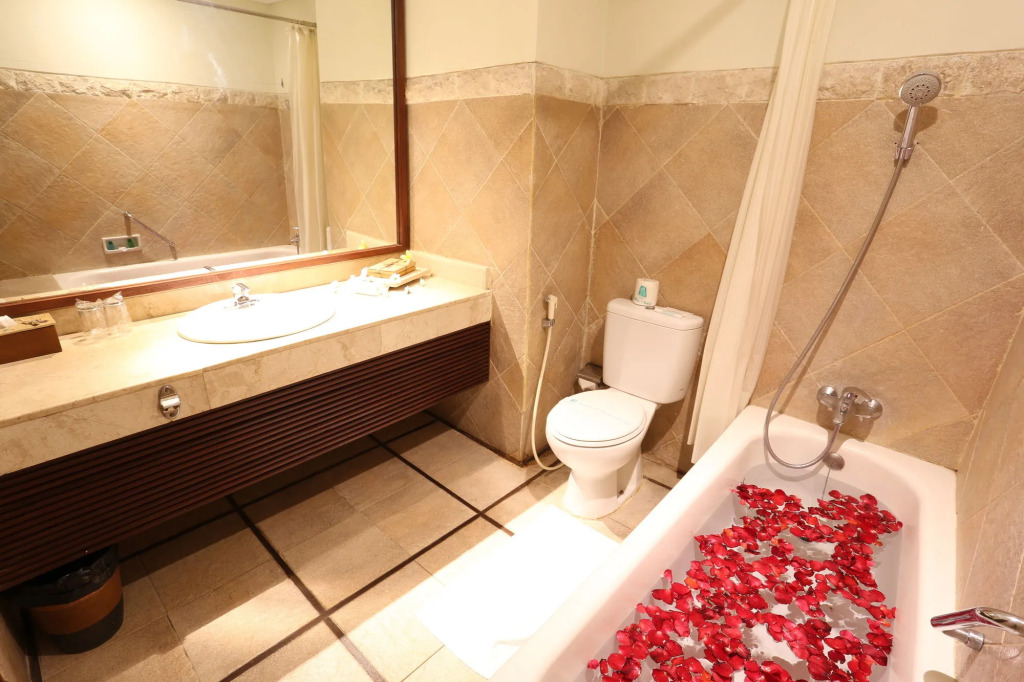 The Cakra Hotel