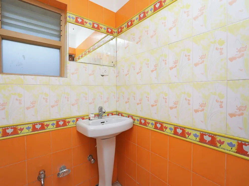 OYO 13092 Comfort Inn