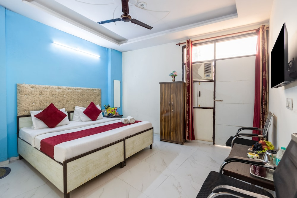 Hotel M C Residence