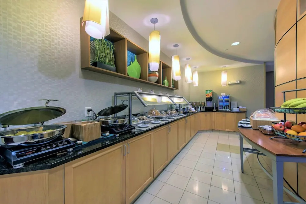 SpringHill Suites Devens Common Center