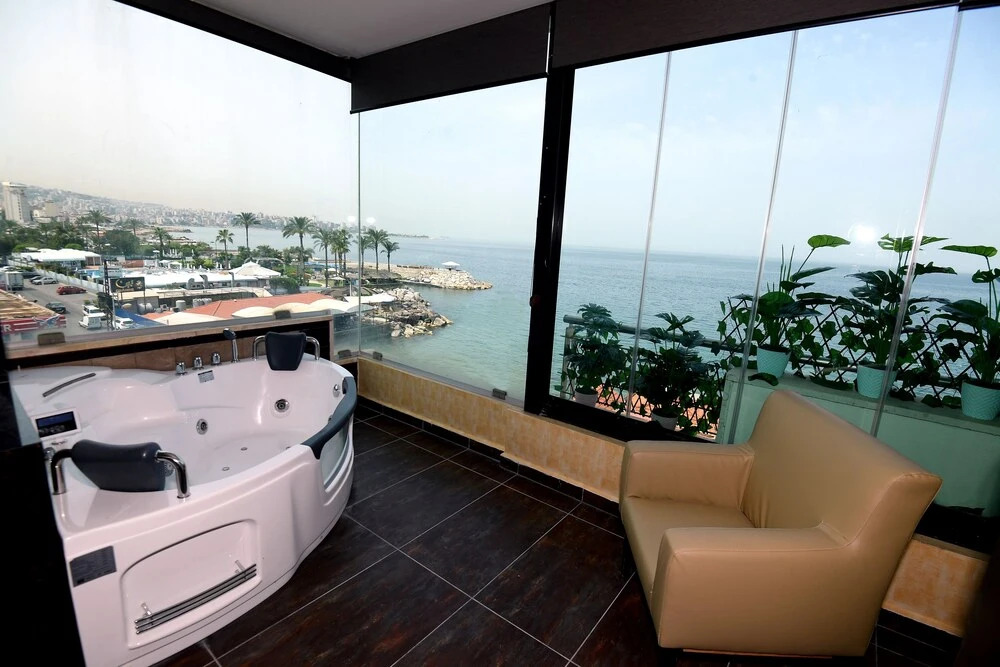 Aristo House Hotel